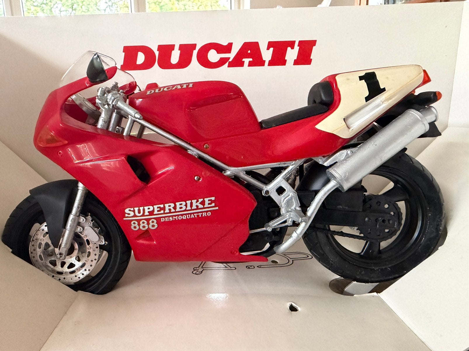 Ducati 888 superbike schaalmodel protar schaal 1:9, Gebruikt, Ophalen, Overige merken, Groter dan 1:32