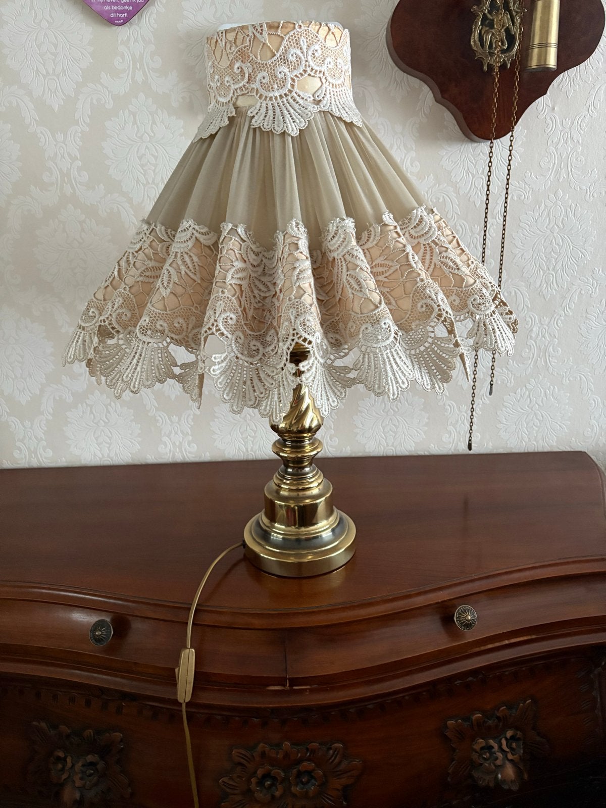 Vintage Tafellamp met Kanten Kap - Klassiek Design, Huis en Inrichting, Beige, Met schakelaar, Gebruikt, Ophalen of Verzenden