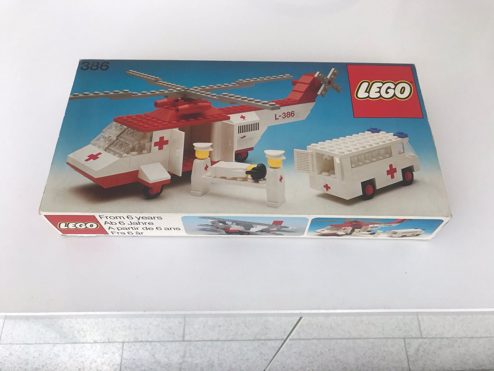 Lego 386 ziekenhuis helikopter en ambulance met doos en boek, Ophalen, Zo goed als nieuw