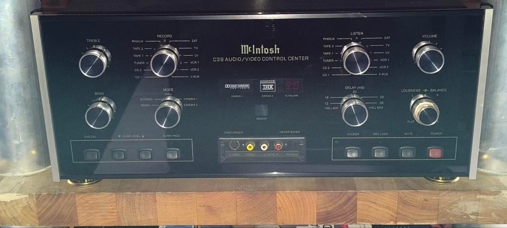 Voorversterker McIntosh C-39 te koop, Ophalen of Verzenden, Zo goed als nieuw, 120 watt of meer, Overige merken