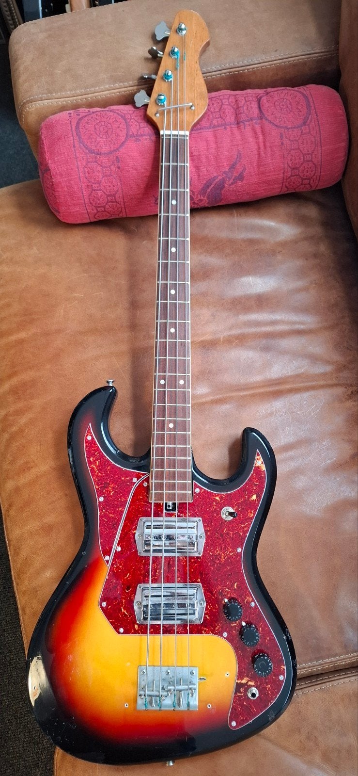 kawai sakai shortscale basgitaar, Ophalen, Gebruikt, Elektrisch