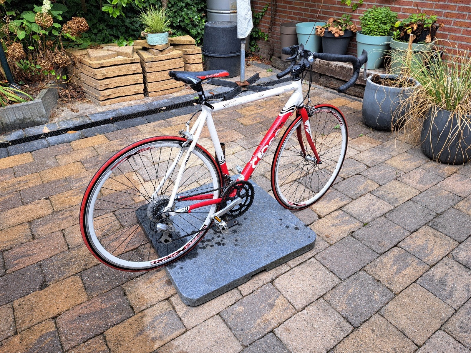 Racefiets rood/wit - Shimano versnellingen, Fietsen en Brommers, Fietsen | Racefietsen, 28 inch, Gebruikt, Aluminium, Meer dan 20 versnellingen