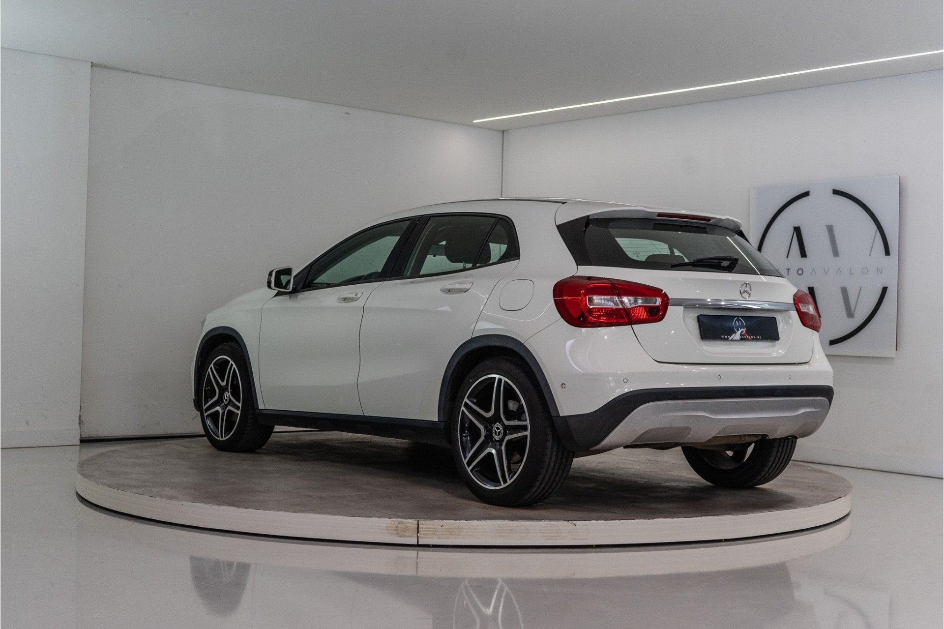 Mercedes-Benz GLA 200 Prestige 157PK | 19'' AMG Velgen | PDC, Auto's, Voorwielaandrijving, 12 maanden, Gebruikt, Leder en Stof