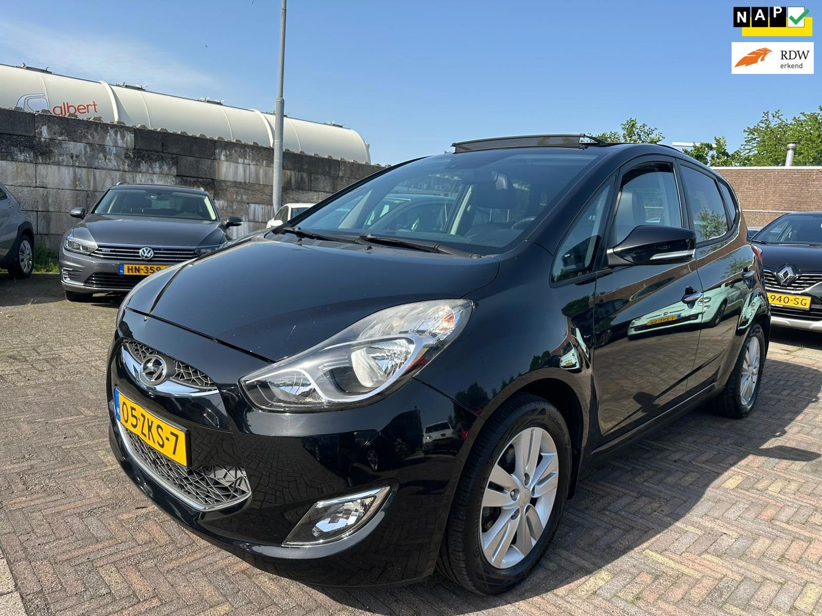 Hyundai Ix20 1.6i i-Catcher AUTOMAAT/ PANO/ LEDER/ LM VELGEN, Euro 5, 4 cilinders, Zwart, Bedrijf