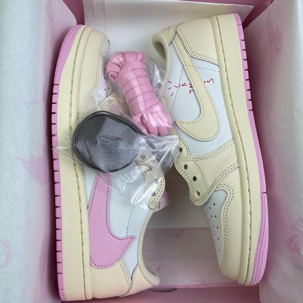 Nike Air Jordan 1 Low Travis Scott x Shy Pink, Ophalen of Verzenden, Nieuw, Beige, Sneakers of Gympen