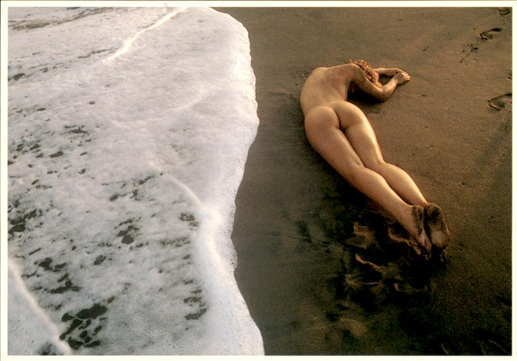naakte vrouw in de branding, strand, Luciano Tornasin, Verzamelen, Verzenden, 1980 tot heden, Ongelopen, Overige thema's