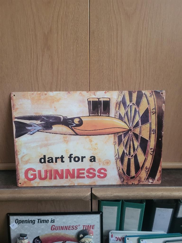GUINNESS BEER - 304 - GUINNESS & DARTS. / KING SIZE !!, Ophalen, Nieuw, Reclamebord, Plaat of Schild, Overige merken