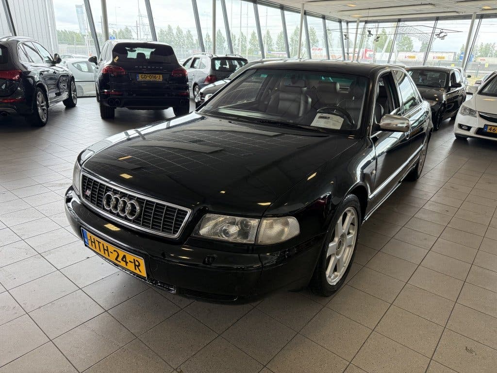 Audi S8 4.2 S8 (bj 1998, automaat), foto 1