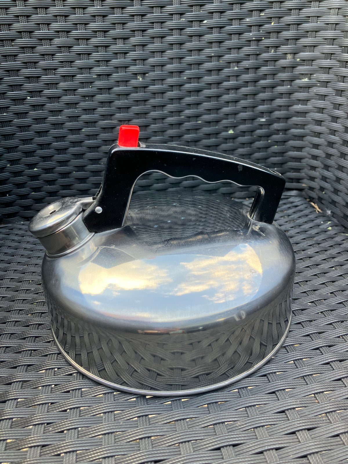 Roestvrijstalen fluitketel met zwart handvat, Theepot/fluitketel, Gebruikt, Zilver, Ophalen of Verzenden