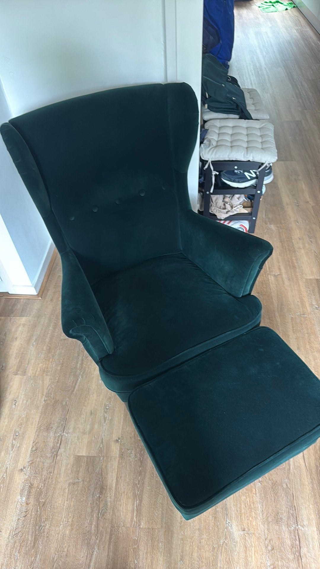 Vintage fauteuil oorfauteuil groen velours + poef