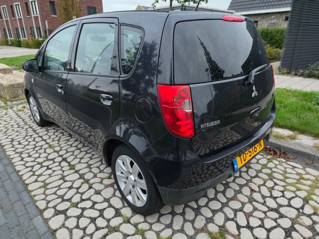 Zuinige Mitsubishi Colt 1.1 5-DR 2011 Zwart, Auto's, Voorwielaandrijving, 74 pk, Handgeschakeld, Particulier