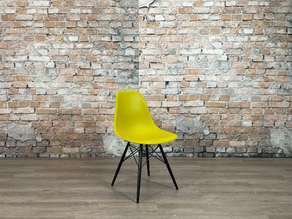 Vitra DSW mosterd/zwart bij TheReSales, Huis en Inrichting, Stoelen, Ophalen, Overige kleuren, Design, Hout