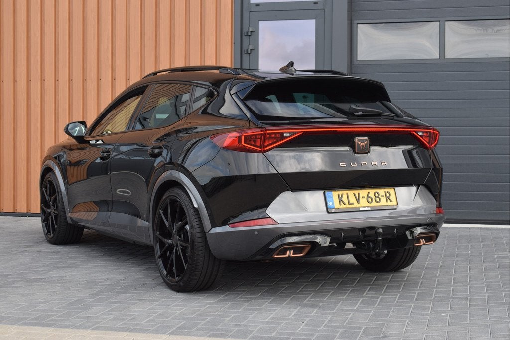 CUPRA Formentor 1.4 e-Hybrid VZ Copper Edition | Pano | Trek, Auto's, Cupra, Gebruikt, 4 cilinders, Leder en Stof, Zwart