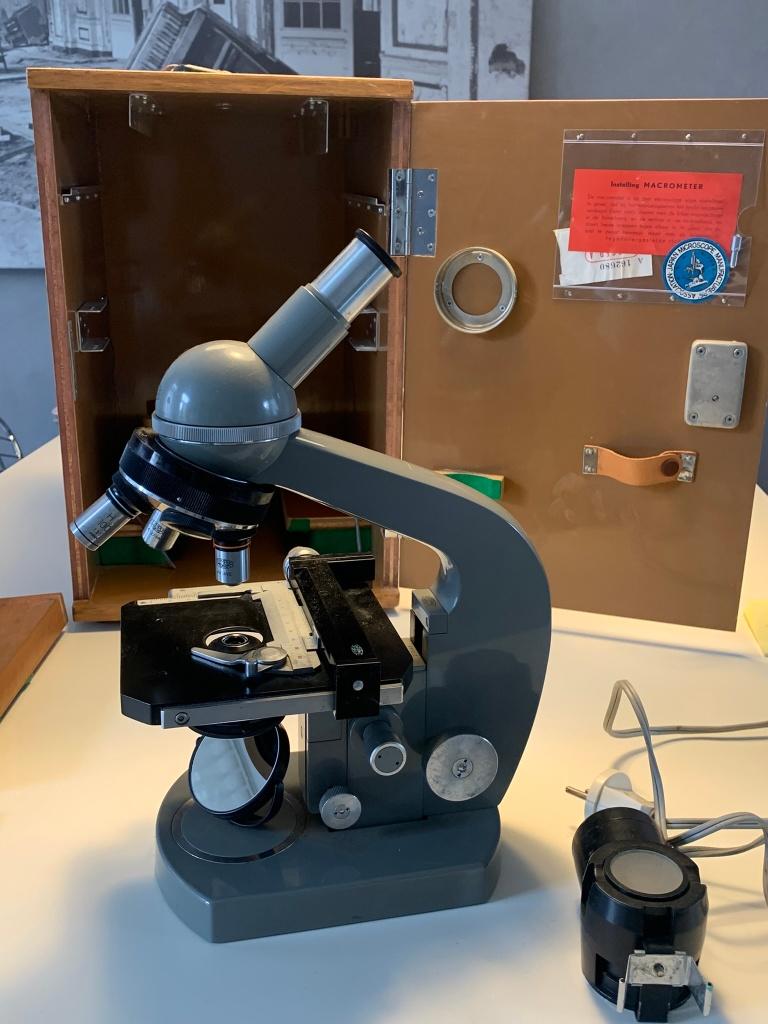 Olympus microscoop, vergroting tot 1000x met lampje, Audio, Tv en Foto, Optische apparatuur | Microscopen, Ophalen, Gebruikt, 400x tot 1000x