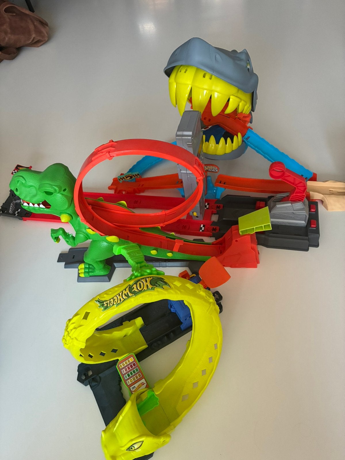 Veel Hotwheels Racebanen! Hot Wheels Dino Haai Slang City, Ophalen of Verzenden, Hot Wheels, Handmatig, Racebaan