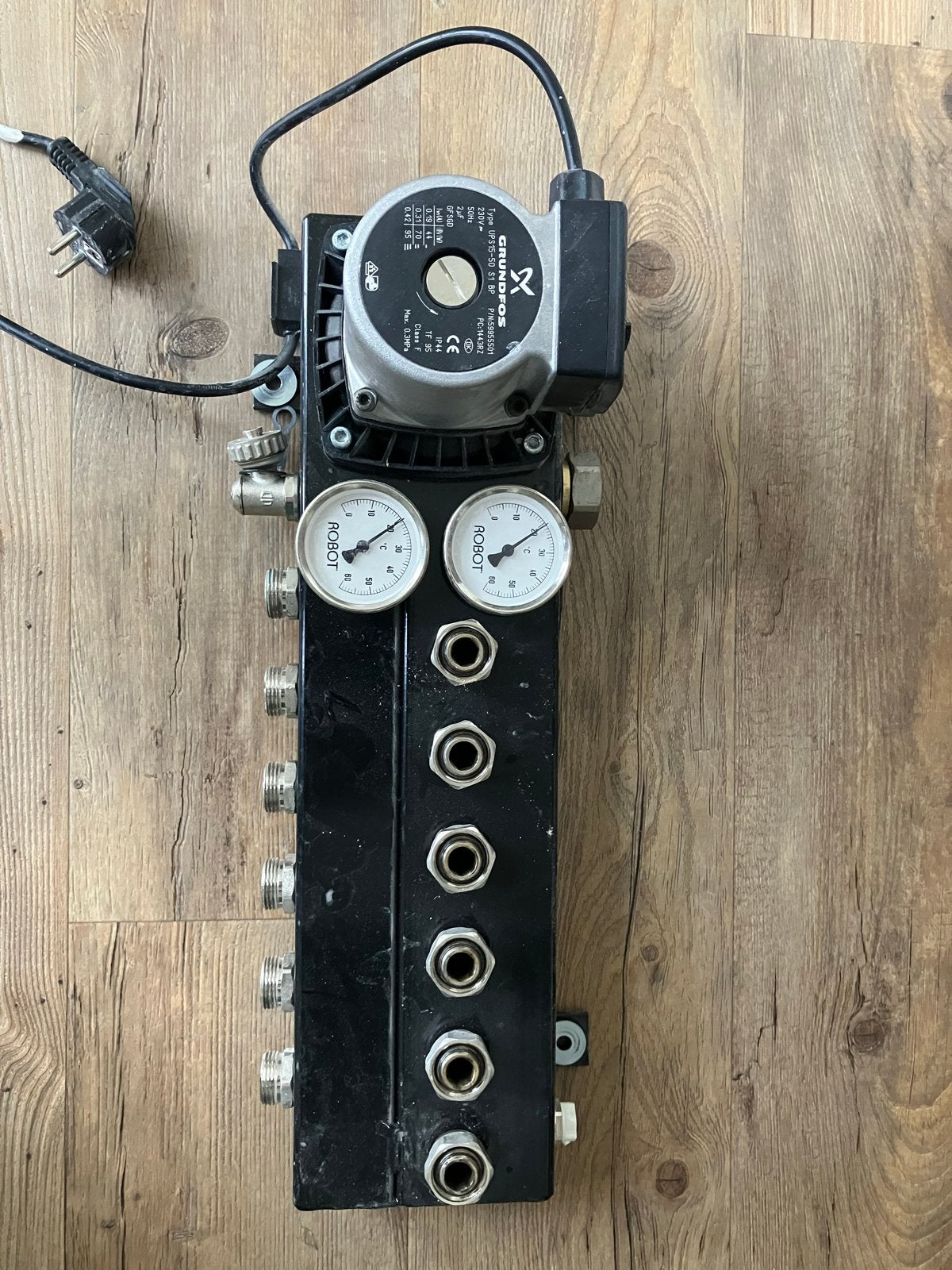 Verdeler vloerverwarming met Grundfos pomp, 30 tot 80 cm, Gebruikt, Overige typen, Minder dan 60 cm