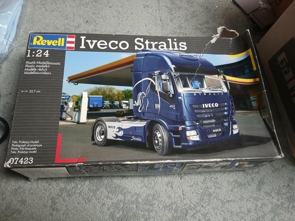 Revell bouwpakket nieuw iveco stralis 1:24, Ophalen of Verzenden, Nieuw, 1:50 of kleiner, Overige merken