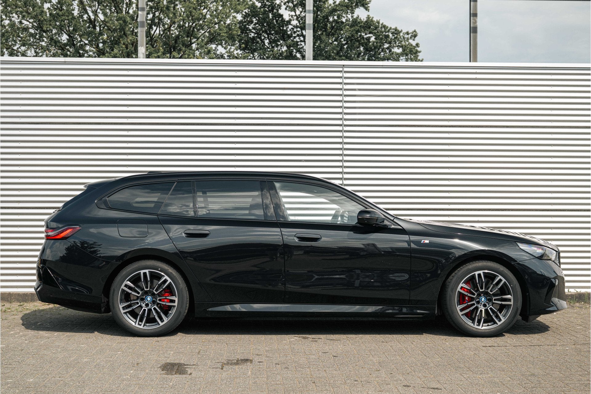 BMW i5 Touring eDrive40 M Sport / Comfort Access / Harman-Ka, Automaat, Achterwielaandrijving, Gebruikt, Met garantie (alle)