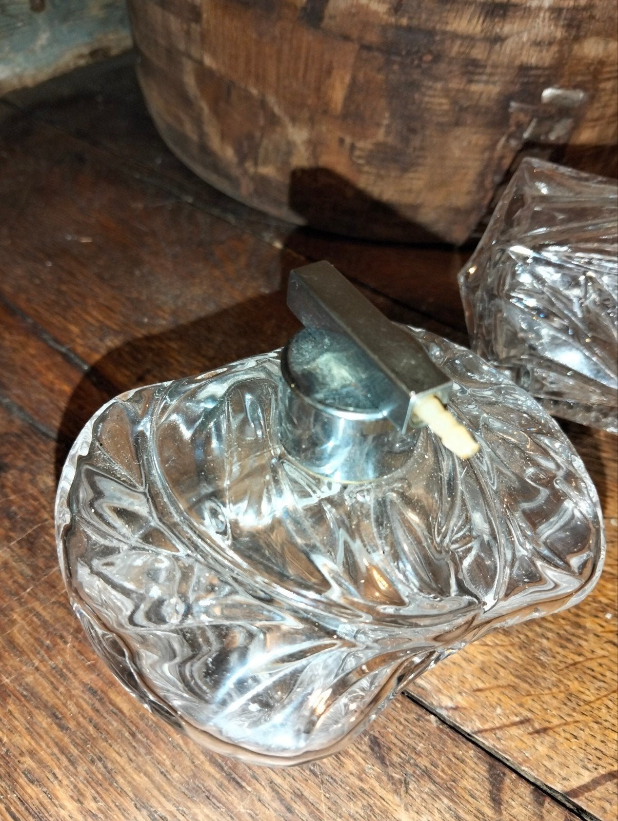 2 stuks Kristallen parfum flesjes leeg Brocante antiek oud, Ophalen of Verzenden