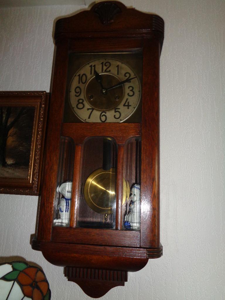 Oude EIKEN Houten Hangklok., Antiek en Kunst, Antiek | Klokken, Ophalen