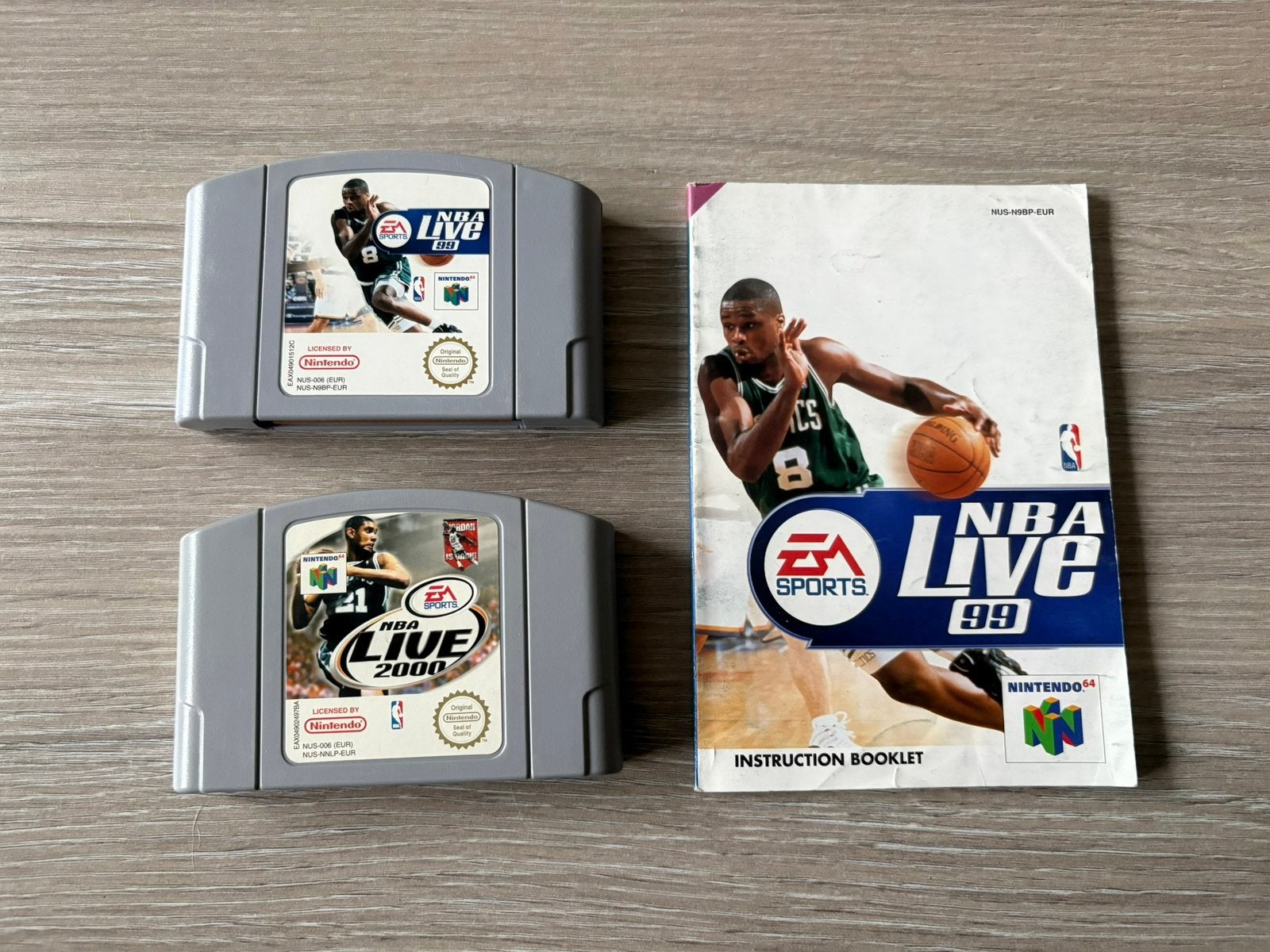 NBA Live 99 met handleiding + NBA Live 2000 Nintendo 64, Spelcomputers en Games, Games | Nintendo 64, 3 spelers of meer, Ophalen of Verzenden