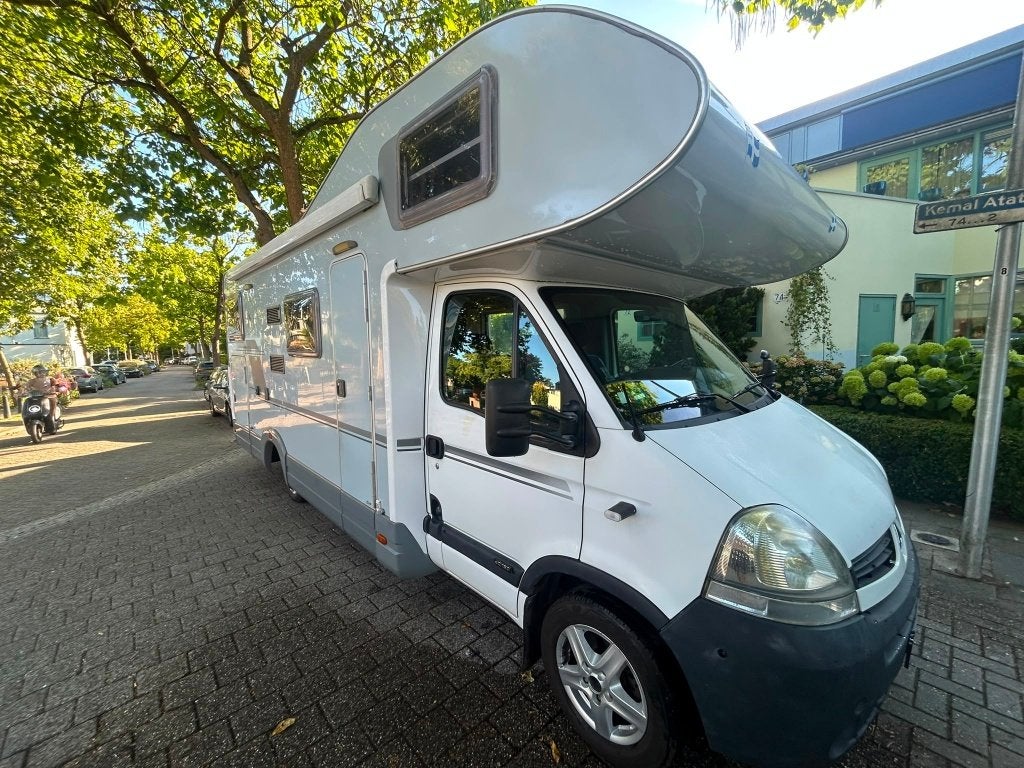 Knaus Sport Traveller |6-pers | 145pk | Off-grid | XL garage, Luifel, Chemisch toilet, Koelkast, Alkoof