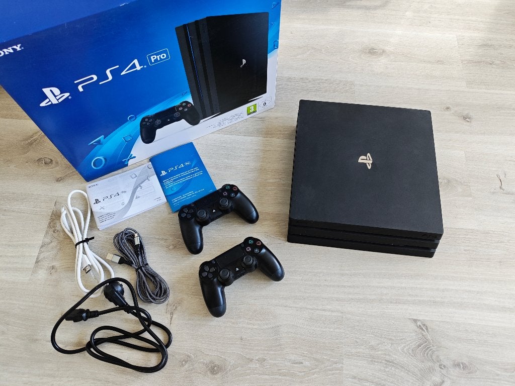 Sony PlayStation 4 Pro 1TB (CUH-7016B), Spelcomputers en Games, Spelcomputers | Sony PlayStation 4, Ophalen, Met 2 controllers