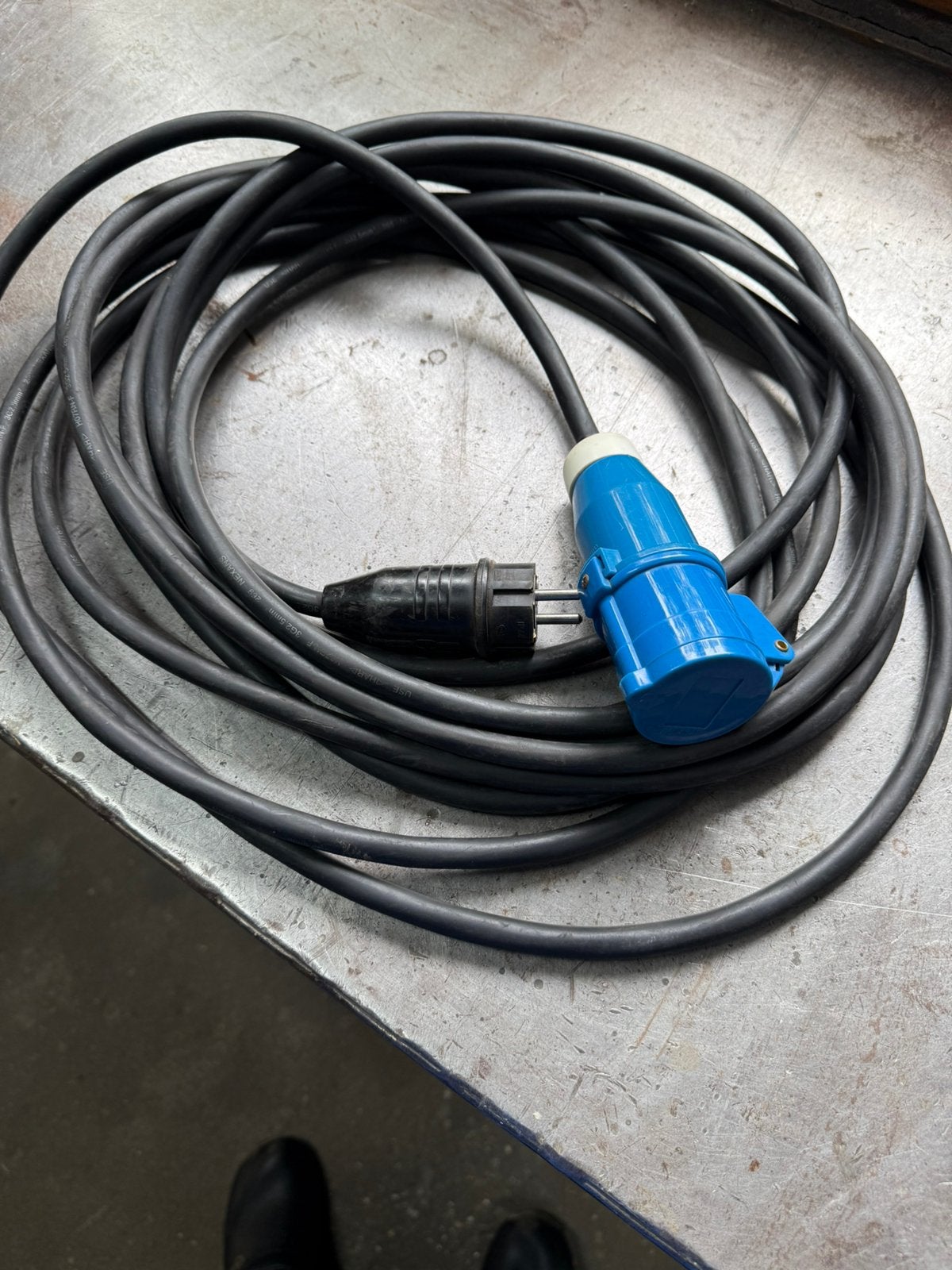 Camping verloopkabel 10m met rubber stekker en CEE aansl., Ophalen of Verzenden, Zo goed als nieuw