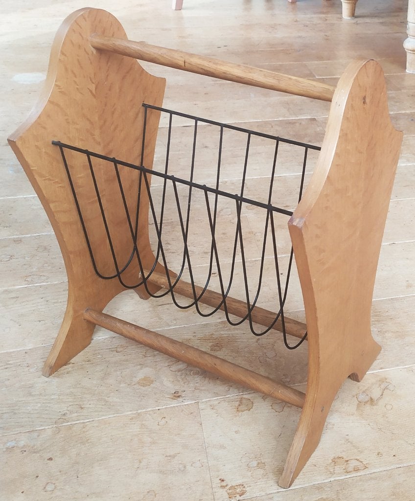 blank houten krantenbak met zwarte spijlen, Huis en Inrichting, Woonaccessoires | Krantenbakken en Lectuurbakken, Krantenbak, Ophalen of Verzenden