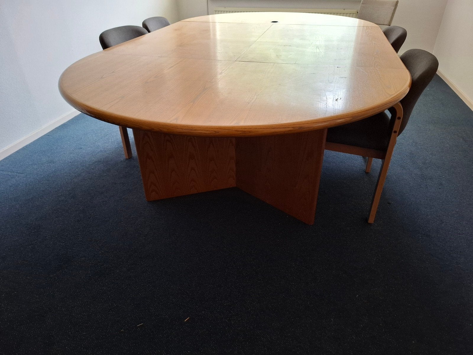 Massief houten vergadertafel met 4 stoelen, Huis en Inrichting, Bureaus, Ophalen, Gebruikt