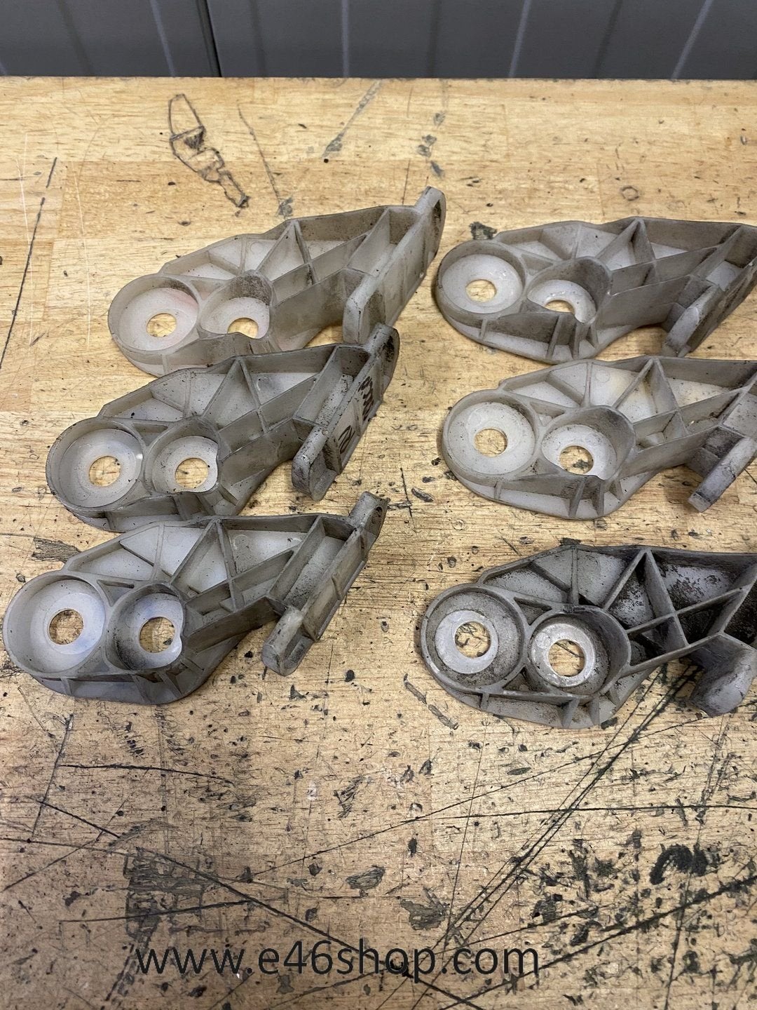 BUMPER MONTAGE BEUGEL RECHTSVOOR BMW E46 OE 51118195296, Gebruikt, -, -, Ophalen of Verzenden