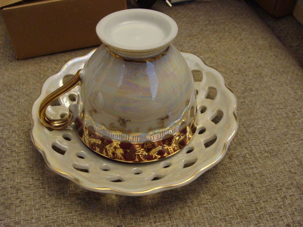 Te koop kopje en schoteltje Bavaria 24 karat, Ophalen of Verzenden, Nieuw, Porselein, Kop en/of schotel