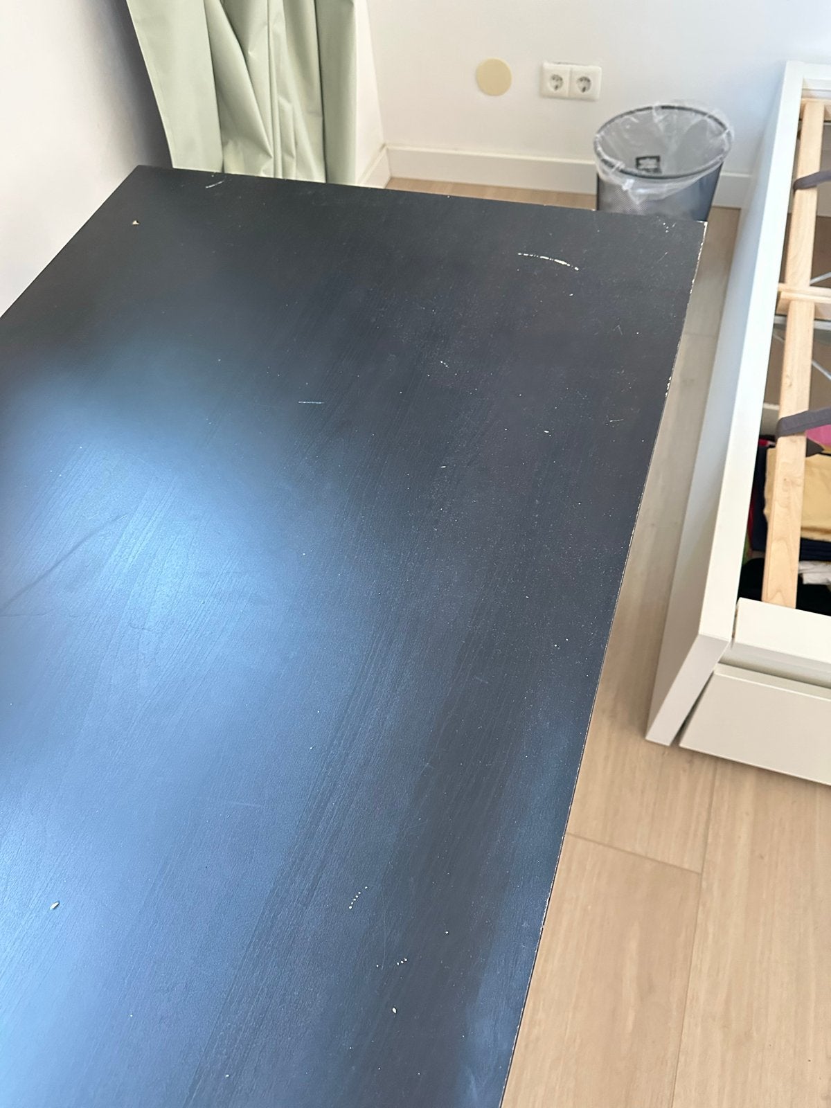 IKEA bureau zwart - Stevig en functioneel, Ophalen, Zwart, Gebruikt, Spaanplaat of MDF
