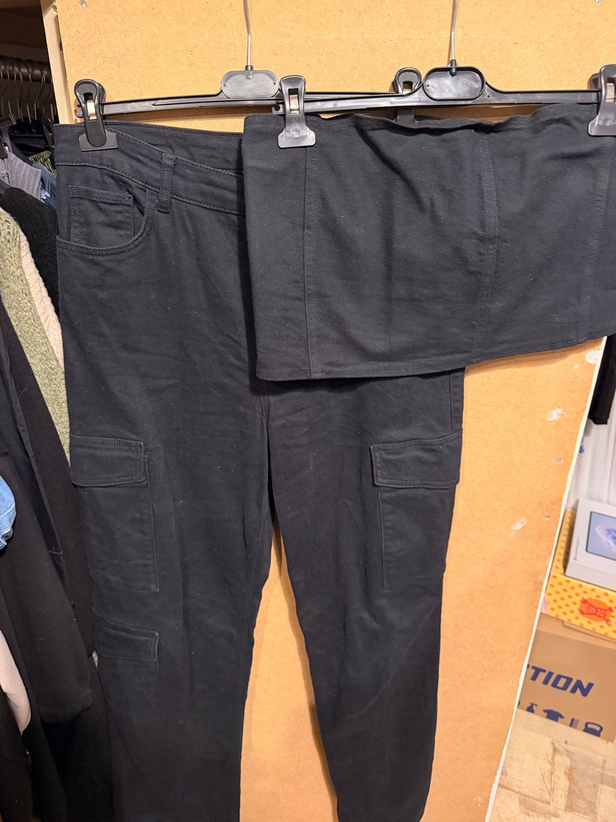 Zwarte cargobroek met bijpassende top, Zwart, Maat 46/48 (XL) of groter, Ophalen of Verzenden, Zo goed als nieuw