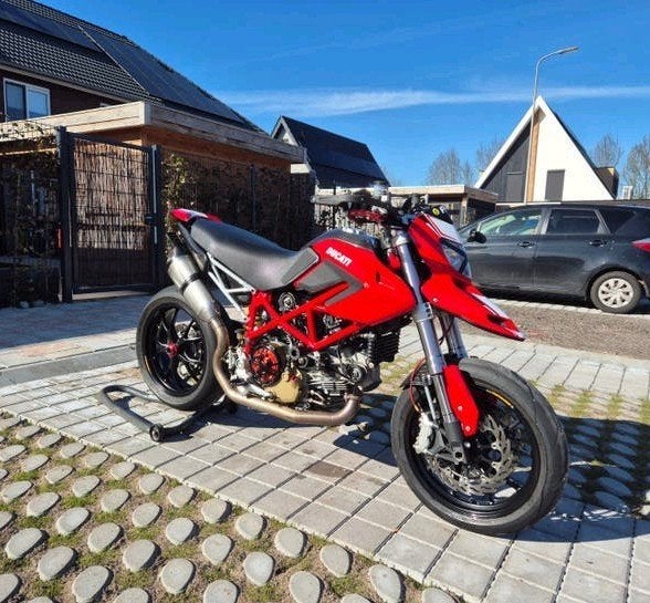 Ducati Hypermotard 1100, Sportuitlaat, 2 cilinders, Motorrijbewijs A, Gebruikt