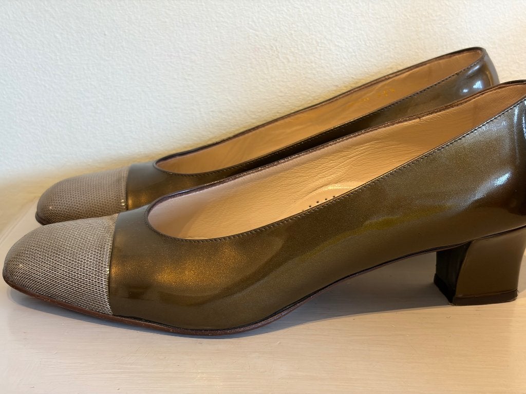 Van Bommel damespump, bruine lakleren & beige  maat: 40.5, Pumps, Bruin, Floris van Bommel, Ophalen of Verzenden