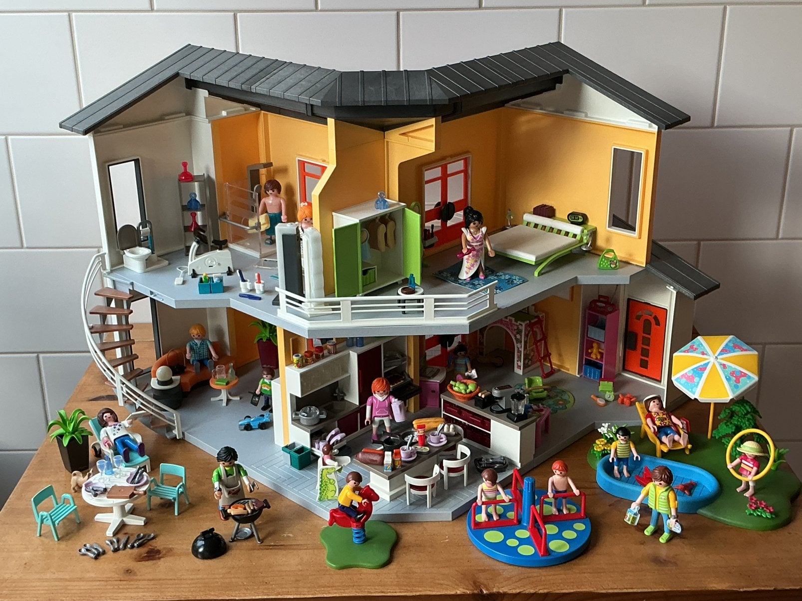 PLAYMOBIL UITGEBREID MODERN WOONHUIS 🛝🪁 SUPER MOOI !!, Ophalen of Verzenden, Gebruikt
