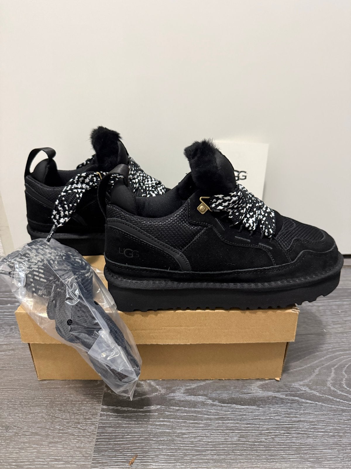 Unisex Zwarte UGG Lowmel Sneakers Maat 41Nieuw in doos, Ophalen of Verzenden, Zo goed als nieuw, Zwart, Sneakers of Gympen