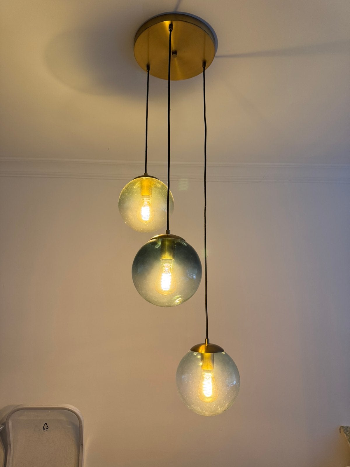 Hanglamp met 3 glazen bollen, Ophalen