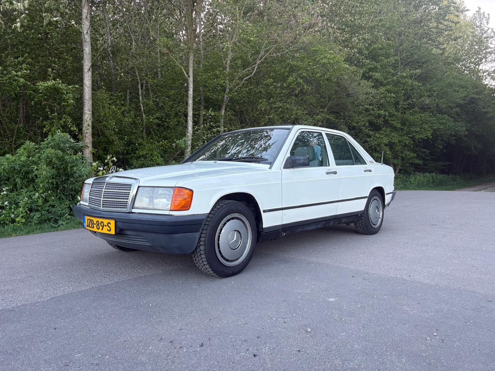 Mercedes-Benz Mercedes 190d W201 2.0d automat 1985 Wit, Auto's, Mercedes-Benz, 1200 kg, Geïmporteerd, 85 pk, Te koop