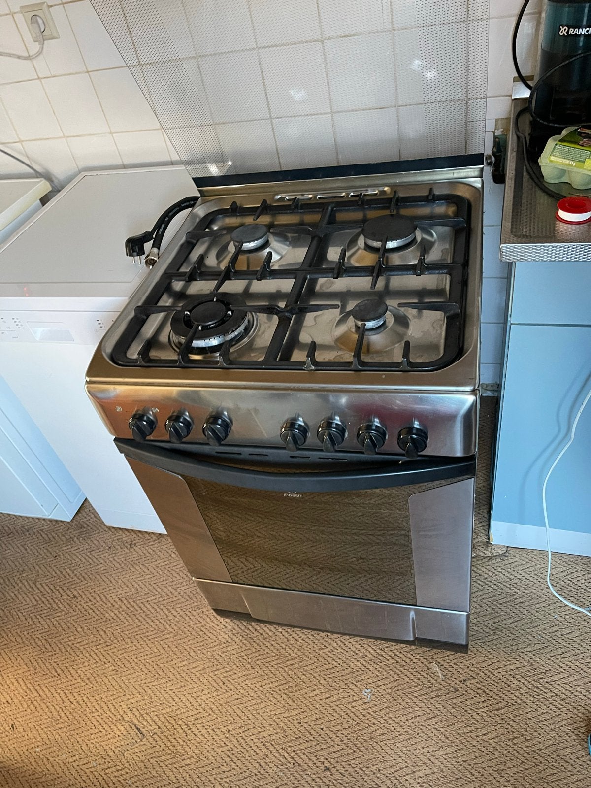 Indesit Vrijstaand Gasfornuis met Oven - Zo goed als nieuw, Ophalen, 60 cm of meer, 4 kookzones, Zo goed als nieuw