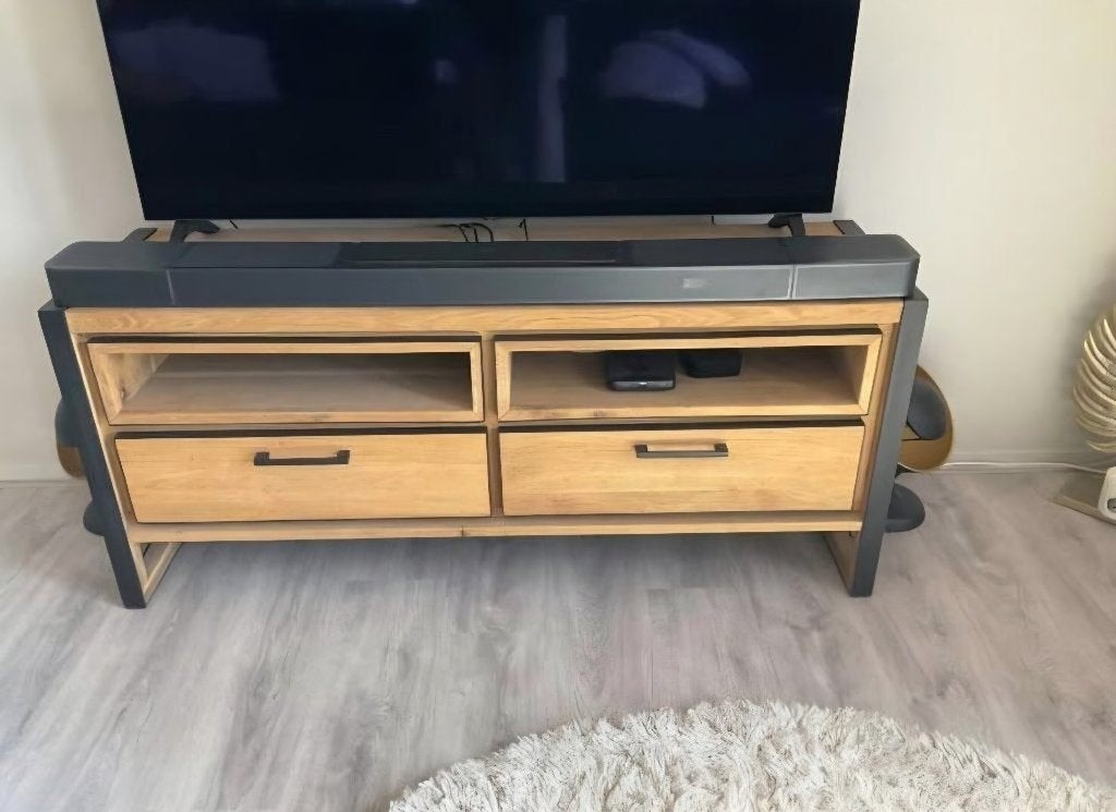 Henders & Hazel Metalo tv-meubel 140 cm eiken met metaal, Ophalen, 100 tot 150 cm, Zo goed als nieuw, Minder dan 100 cm