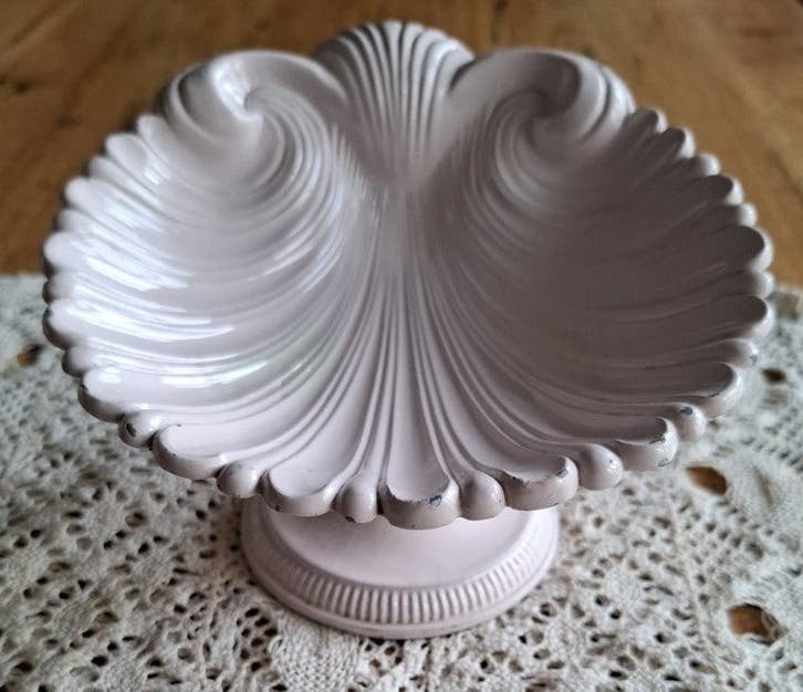 Franse brocante lichtroze sierraden schaaltje op voet, Ophalen of Verzenden