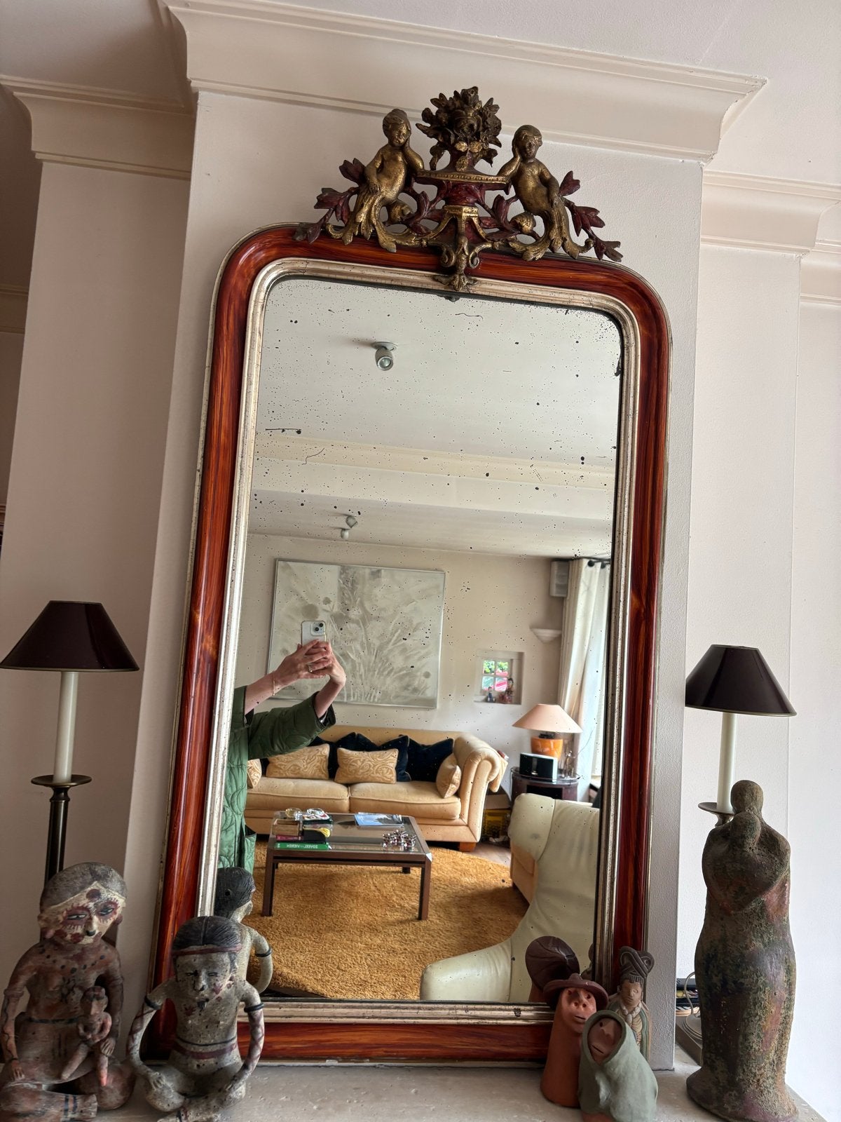 Vintage spiegel met sierlijke houten lijst, Antiek en Kunst, Antiek | Spiegels, 50 tot 100 cm, 150 tot 200 cm, Rechthoekig, Ophalen