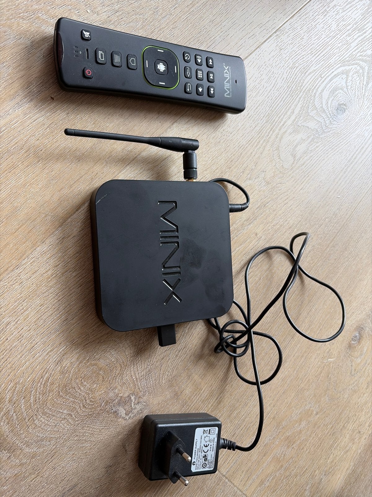Minix Neo X8-H Plus Android TV Box met afstandsbediening, Ophalen of Verzenden, Gebruikt, HDMI, Zonder harde schijf