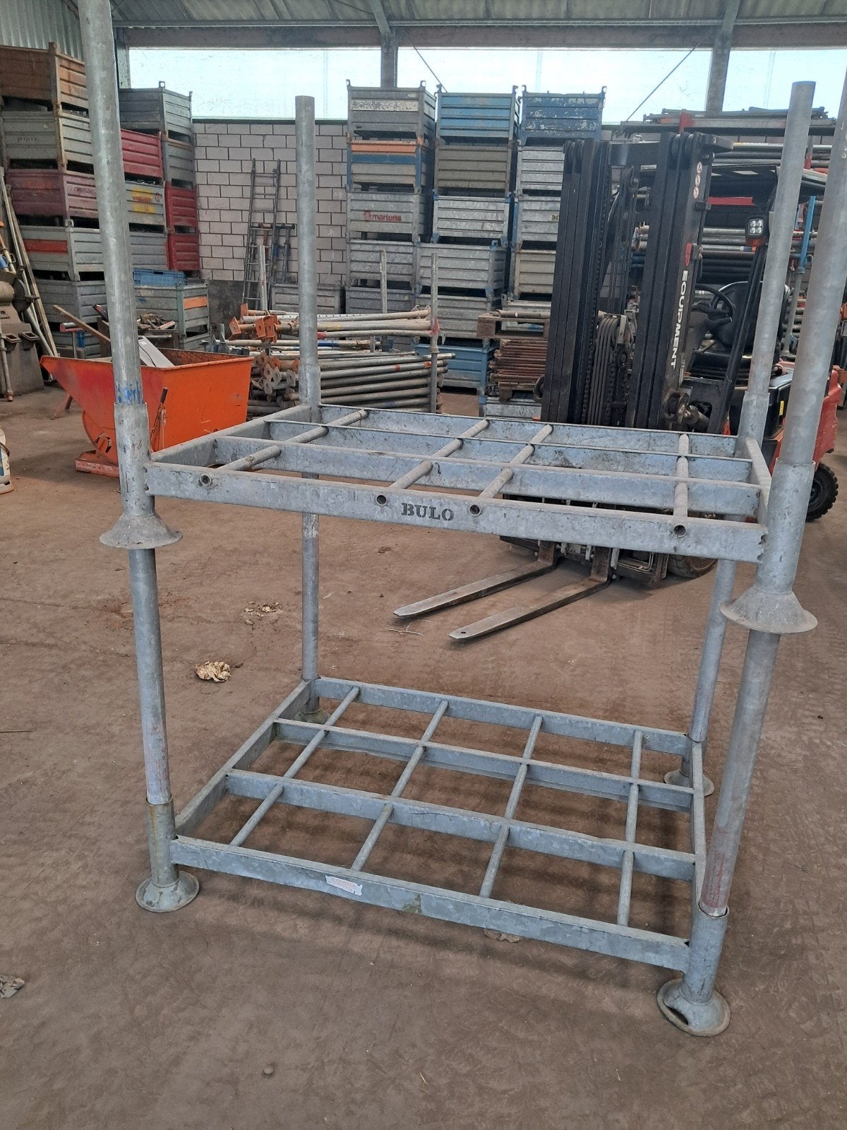 Magazine rack stapeljukken, Ophalen, Zo goed als nieuw