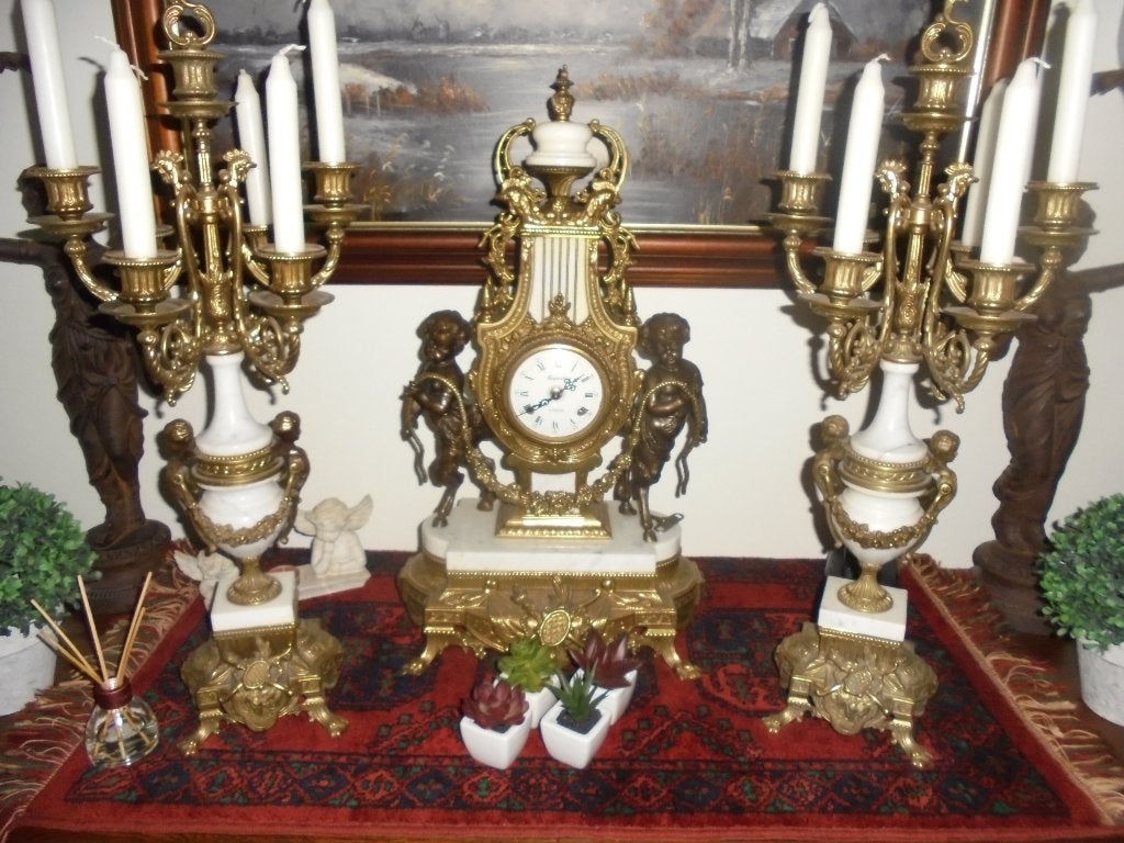 Klok met 2 kandelaars / Regnant A. Paris / 3 delig, Antiek en Kunst, Ophalen of Verzenden