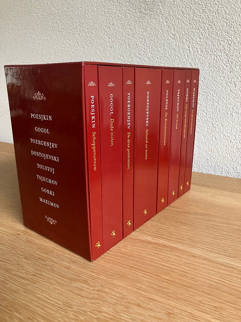 Box met 8 Russische Meesterwerken uitgave 2006., Boeken, Literatuur, Wereld overig, Diverse auteurs, Ophalen of Verzenden, Zo goed als nieuw