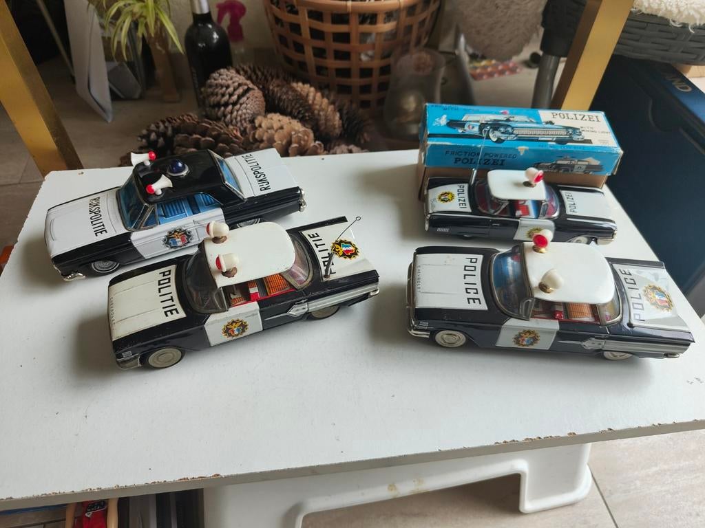 Mooie blikken police cars. Van Bandai en Ichiko, Japan 60's., Ophalen of Verzenden