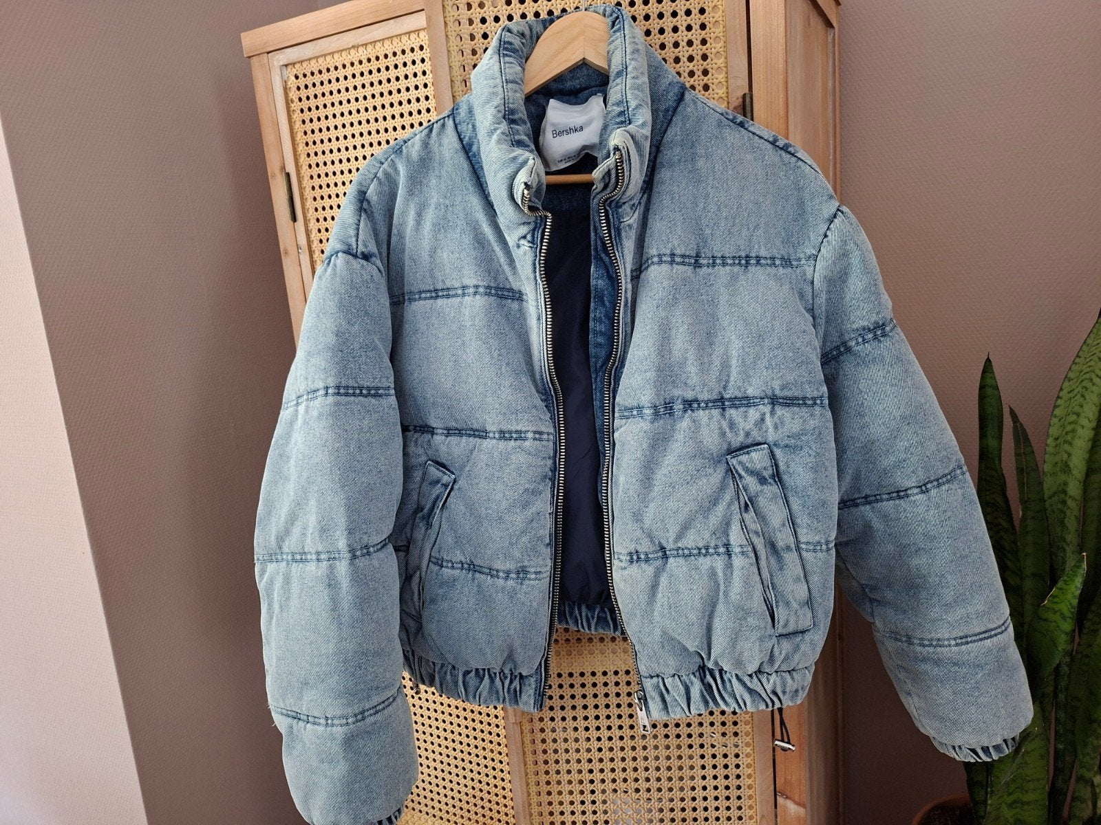 Bershka denim pufferjack -  nieuw!, Kleding | Dames, Jassen | Winter, Maat 38/40 (M), Blauw, Nieuw, Bershka